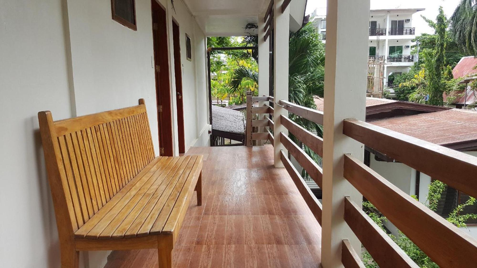 Urbanview Bnky Bed And Breakfast Palawan By Reddoorz Ел Нидо Екстериор снимка