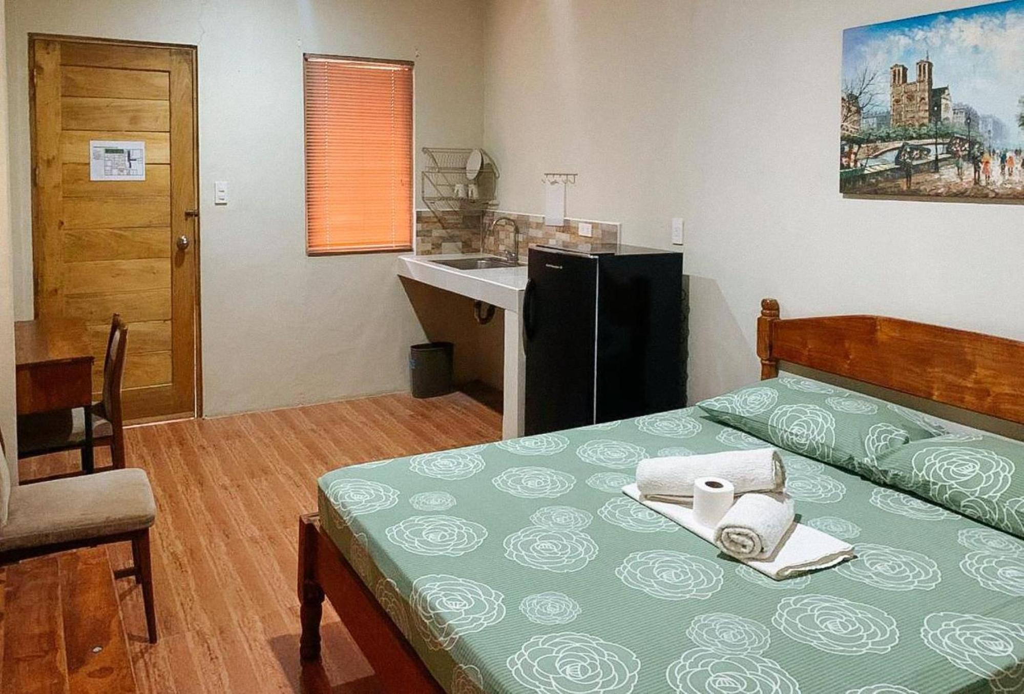 Urbanview Bnky Bed And Breakfast Palawan By Reddoorz Ел Нидо Екстериор снимка